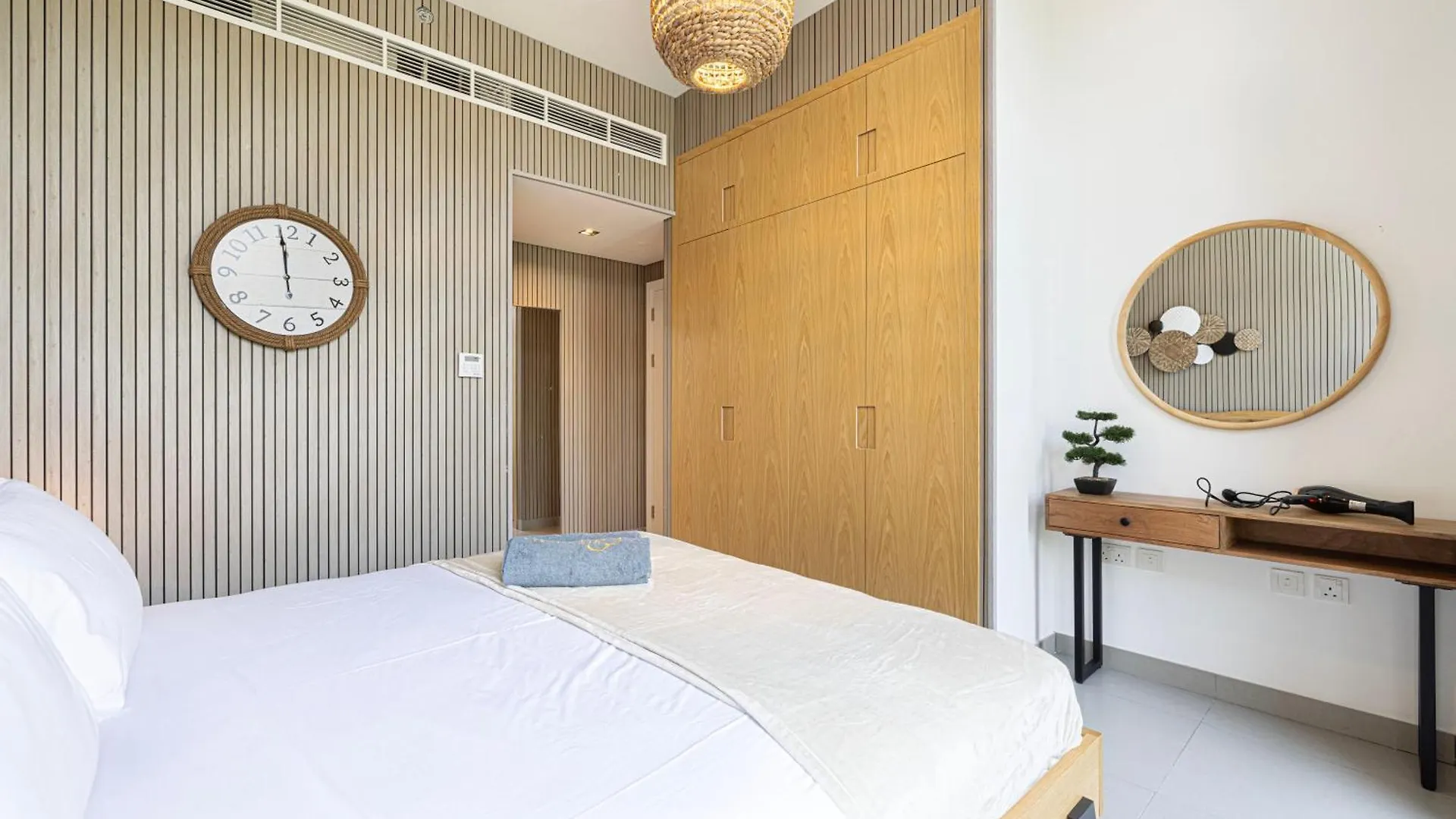 1Br Skyview Penthouse By Blue Cloud Holidays シャルジャ