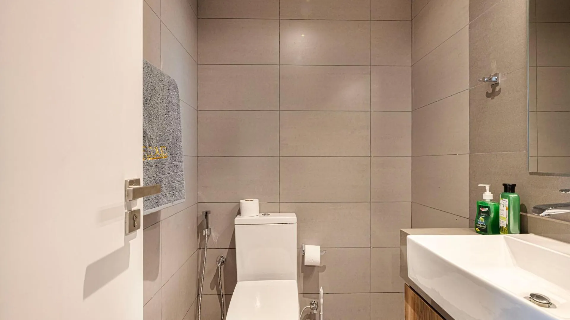1Br Skyview Penthouse By Blue Cloud Holidays シャルジャ 0*,  アラブ首長国連邦